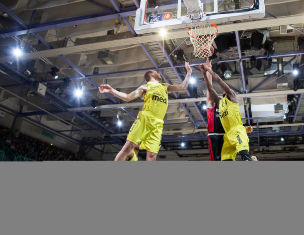 了对方后卫 了对方后卫