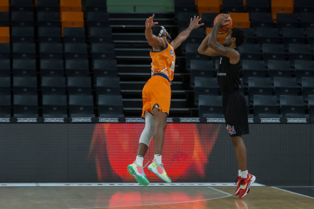 表现并不足 表现并不足